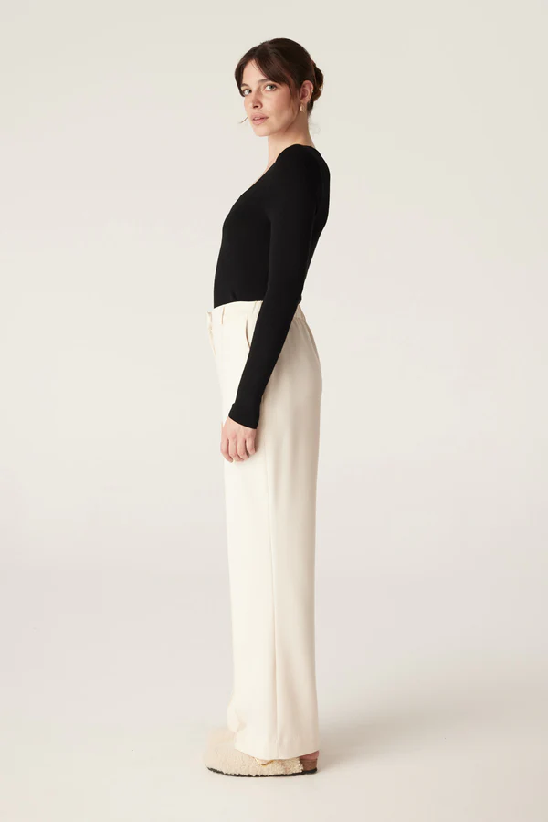 Superfine Merino Scoop | Black - Image 4