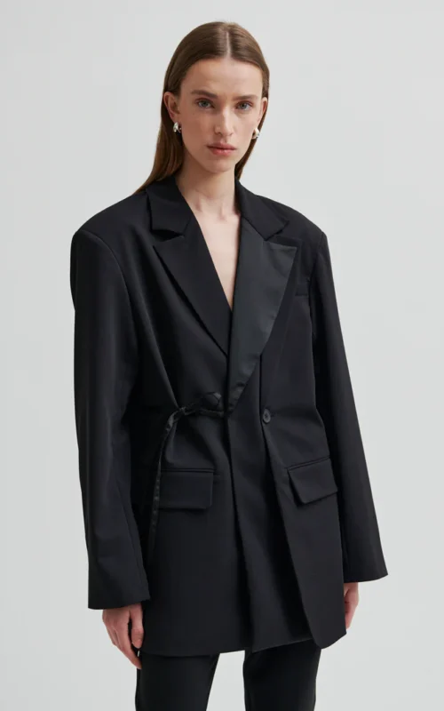 Drink Side Tie Blazer | Black