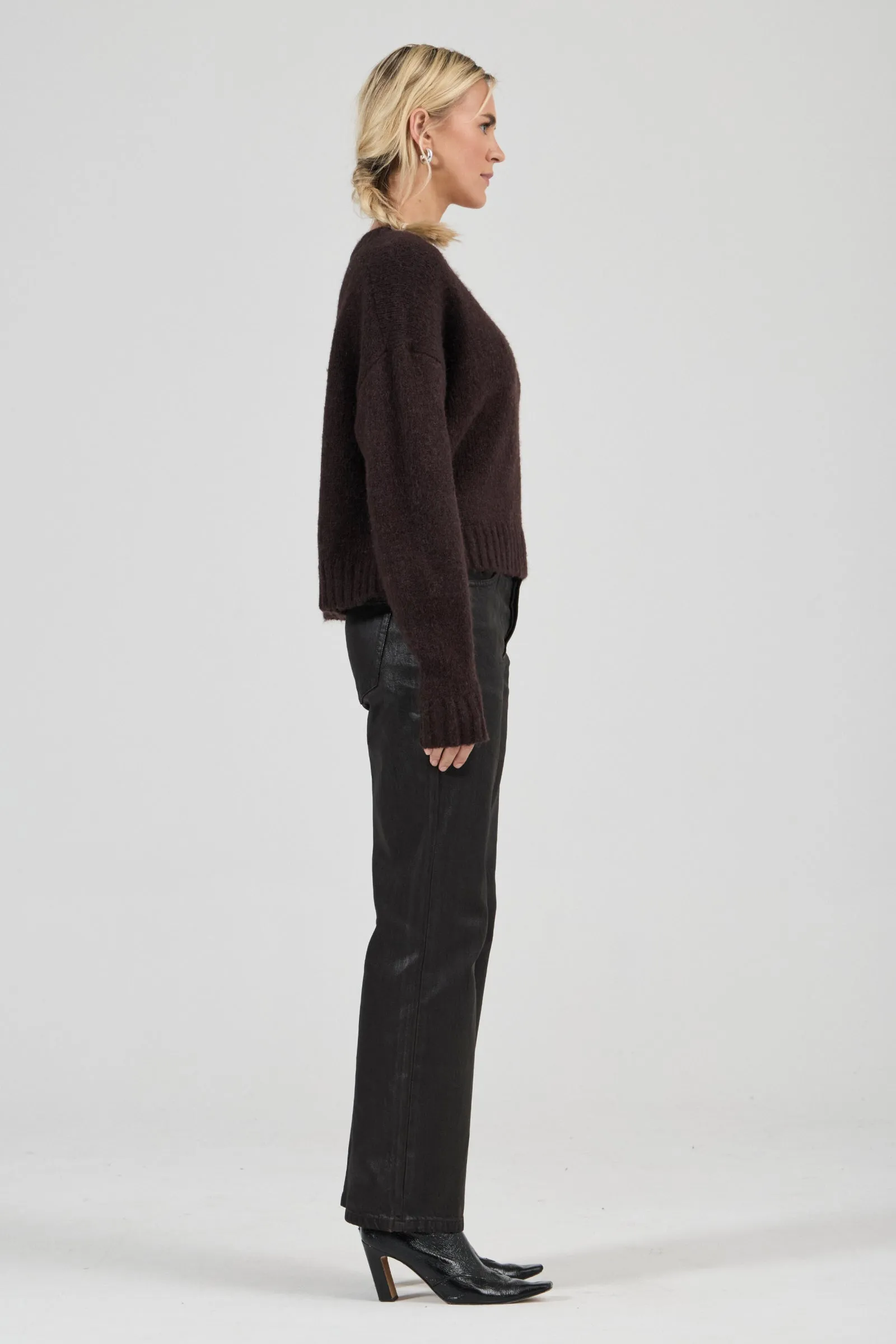 Tomboy V Neck Knit | Espresso - Image 4