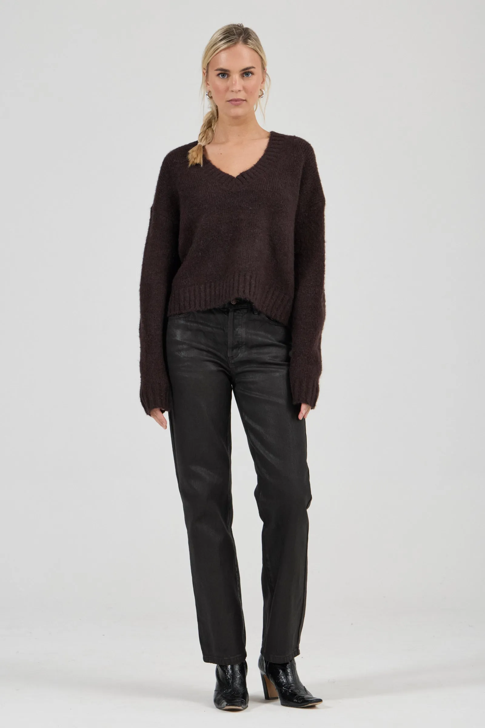 Tomboy V Neck Knit | Espresso - Image 2