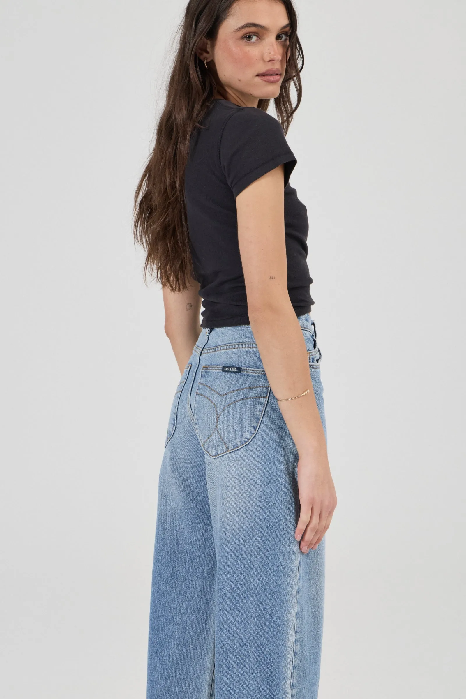 Gigi Barrel | Surrender - Image 6