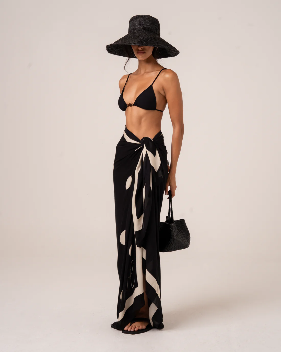 Noir Dot Sarong
