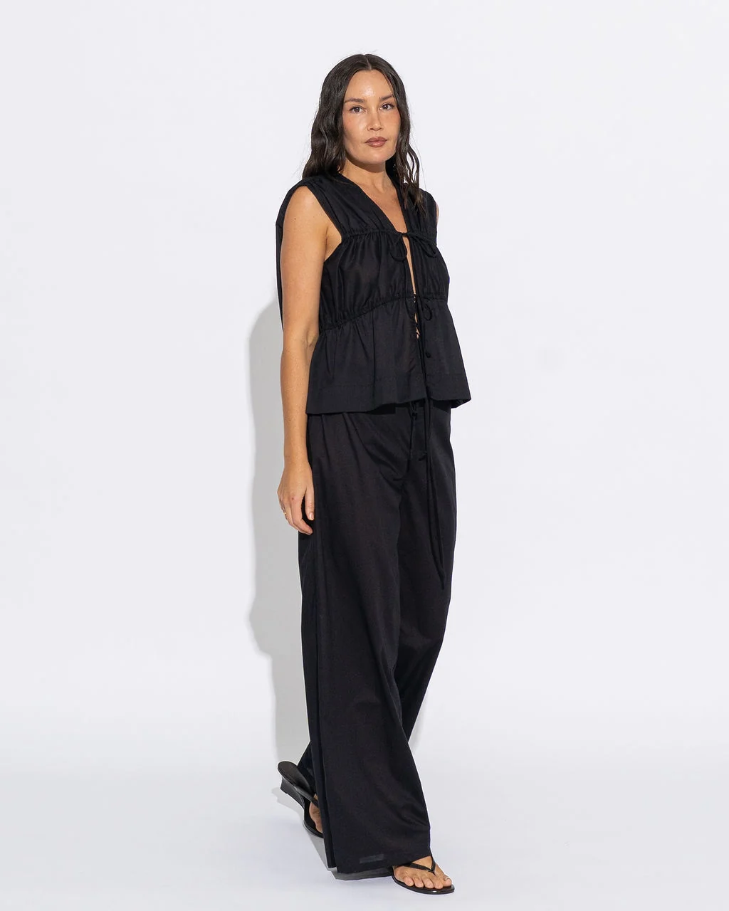 Cencere Sleeveless Ruched Top | Black - Image 2