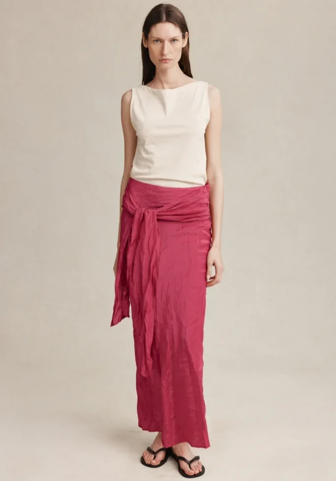 Caster Skirt Azalea 1