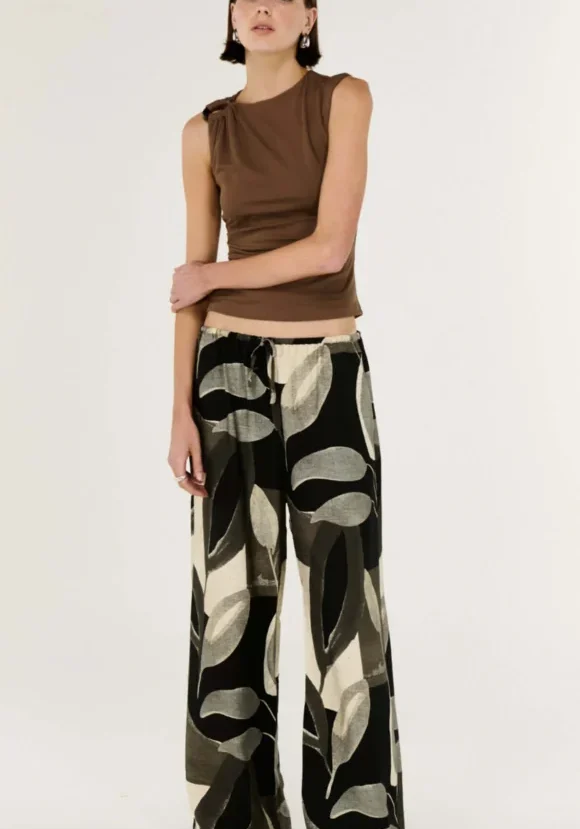 Leona Relaxed Pant Dark Leaf Garden 1