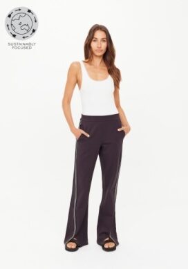 Petra Flare Pant Liquorice 1