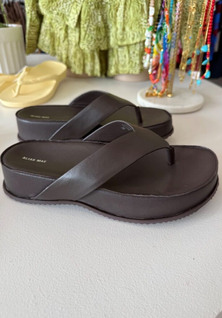 Wallace Choc Leather 4
