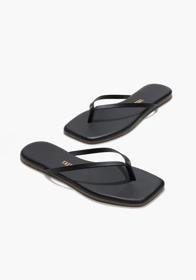square toe tkees black 4